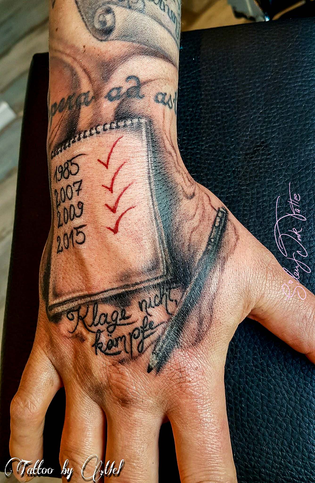 Silent Ink Tattoo - Black and Grey, Hannover, Mel, schwarz/weiß