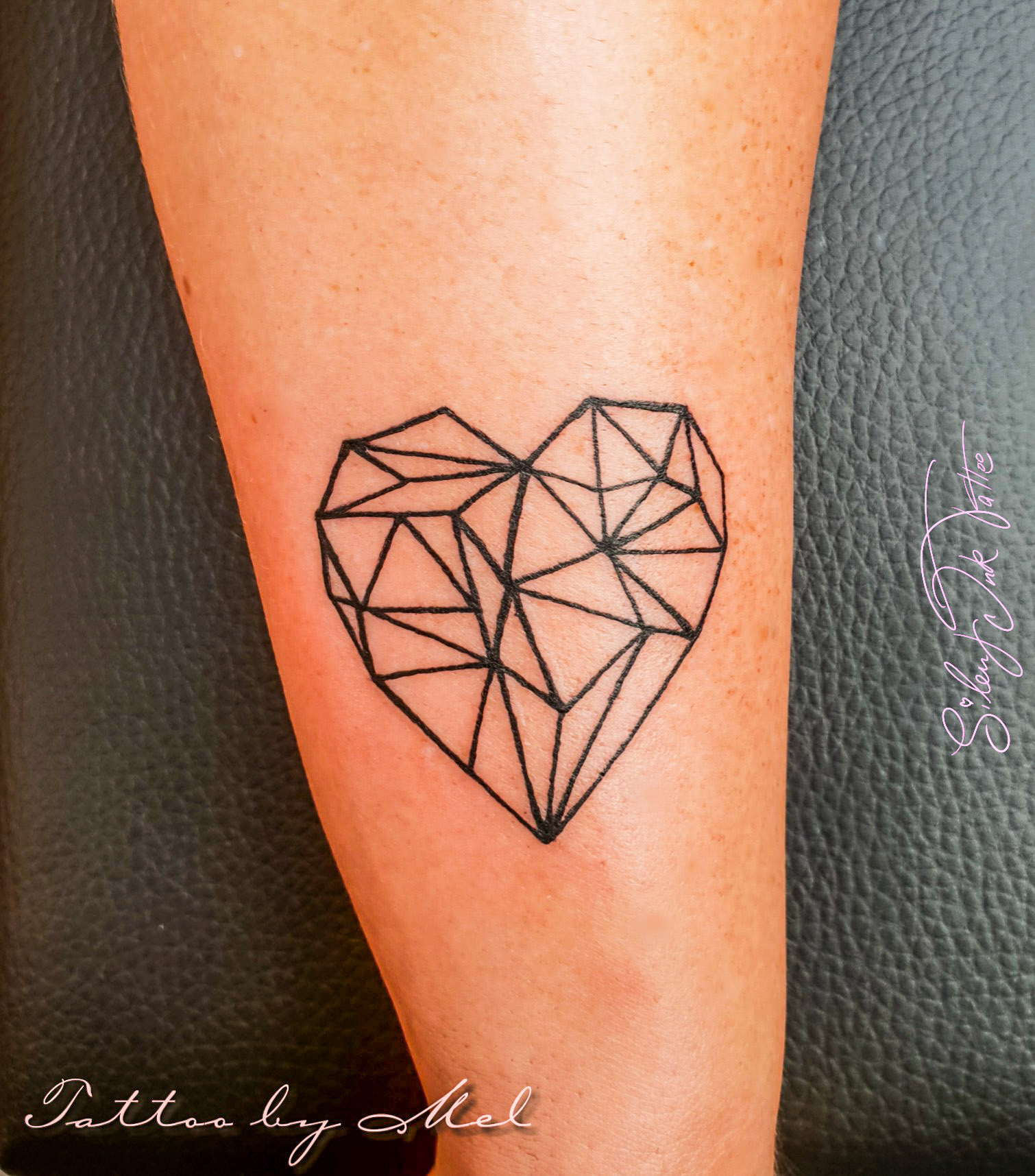 Silent Ink Tattoo - Geometric, Hannover, Mel, Symmetrie